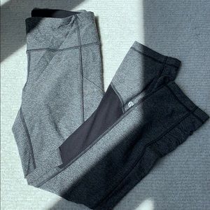 Like new!!! Size 4 cropped running tight w mesh.